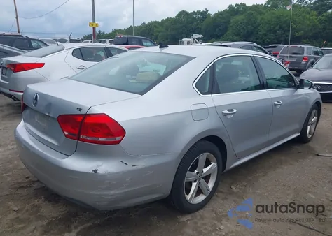 2012 Volkswagen Passat Se z USA, uszkodzony, nr VIN 1VWBP7A35CC041665